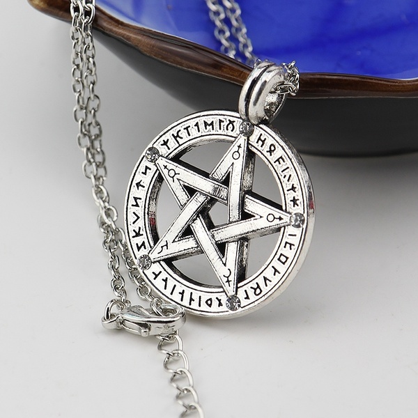 COLAR MEDALHA Pentagrama pentagrama pingente pentagrama colar de amuleto supernatural proteção de bruxa R$30,00 FRETE GRATIS