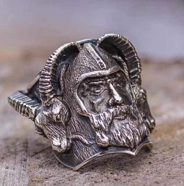 ANEL Único anel de aço inoxidável viking mens nórdico cabra crânio guerreiro motociclista anéis amuleto jóias FRETE GRATIS