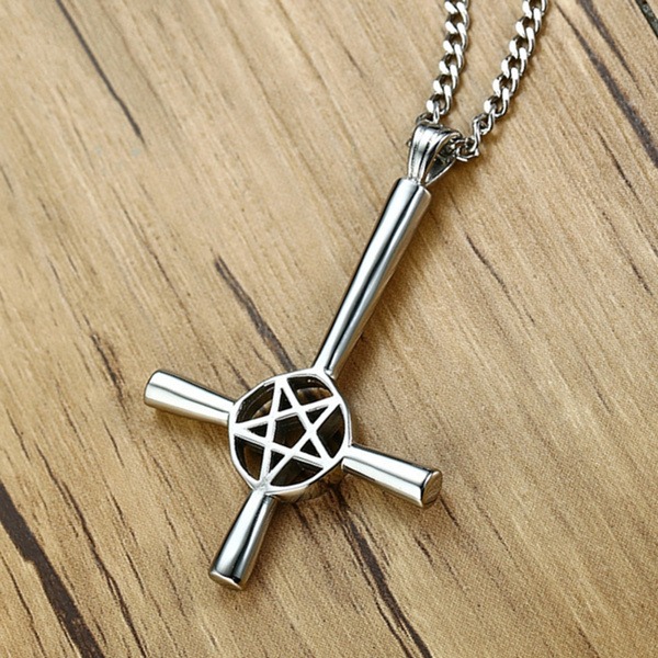 CRUZ INVERSA TMM Símbolo Satanic Satanic Cross Inverted Cross Pendant Titanium Steel Satanism Oco Out Pentagram Cross of St. Peter Colar Para Homens Mulheres Punk Rock Joias Corrente 550mm  Www.DUGEZZU.Com.Br boas compras ……FRETE GRATIS    QUER VER TODOS OS PRODUTOS ANTES DE COMPRAR             https://www.facebook.com/dugezzu/photos_by ………. FRETE GRATIS EMPRESA Facebook.Com/Dugezzurockshop/ A SUA LOJA VIRTUAL ALTERNATIVA NA INTERNET ACESSE E BOAS COMPRAS, PODE PAGAR COM BOLETO PAGSEGURO, PIX, Ou No Seu CELULAR, Ou AQUI Na LOJA digite O PRIMEIRO NOME DO PRODUTO DESEJADO Por Exemplo (CELULAR) ANTECIPE SUAS COMPRAS…FRETE GRATIS Comprar em www.DUGEZZU.com.br ou no seu CELULAR (fone da EMPREZA/zap 67 9999-9-5555)